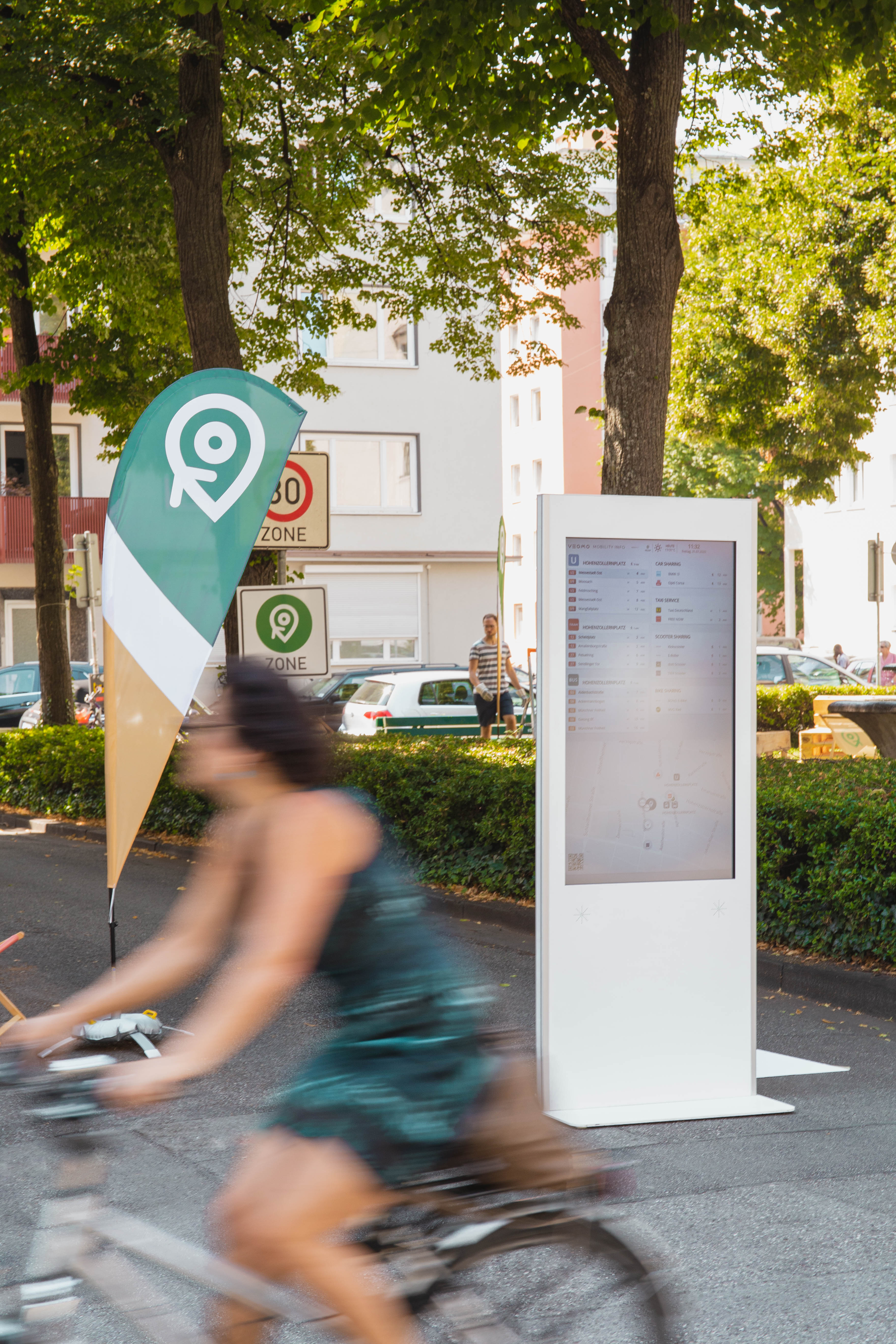 Förderung der neuen Mobilität und Reduzierung der parkenden Autos in den Straßen von Schwabing West, München