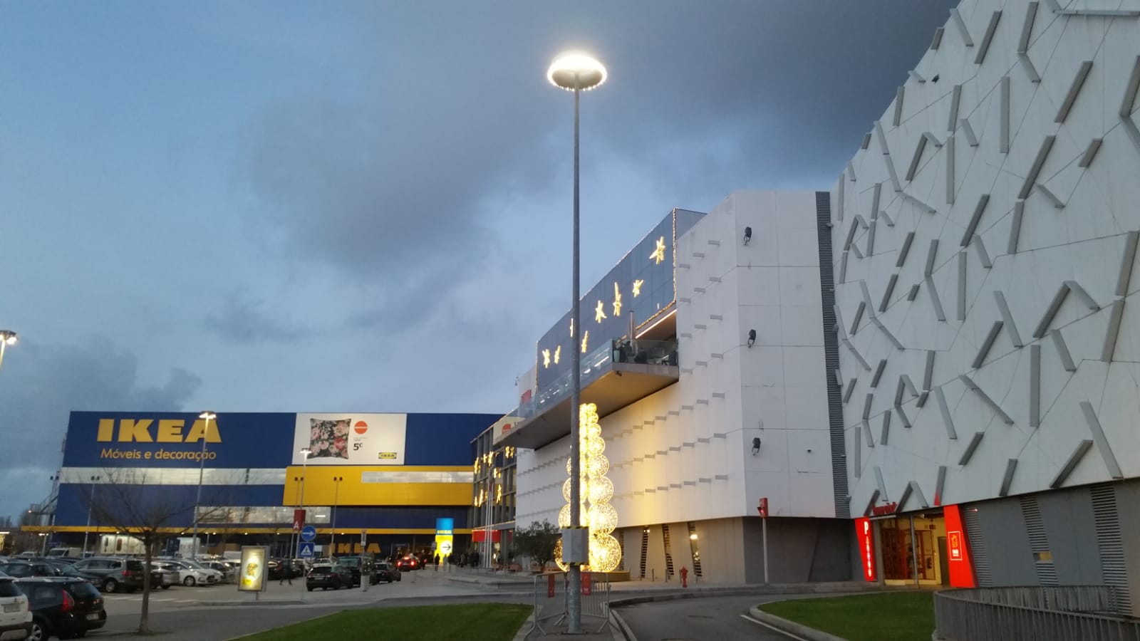 El centro comercial de Matosinhos reduce el consumo de energía en un 94% con iluminación inteligente